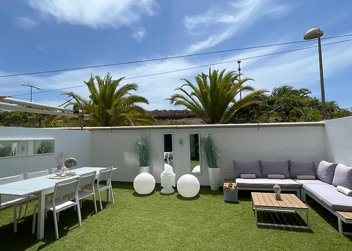 Luxury Avilla Las Olas - Swimming Pool 85M Long - Garage