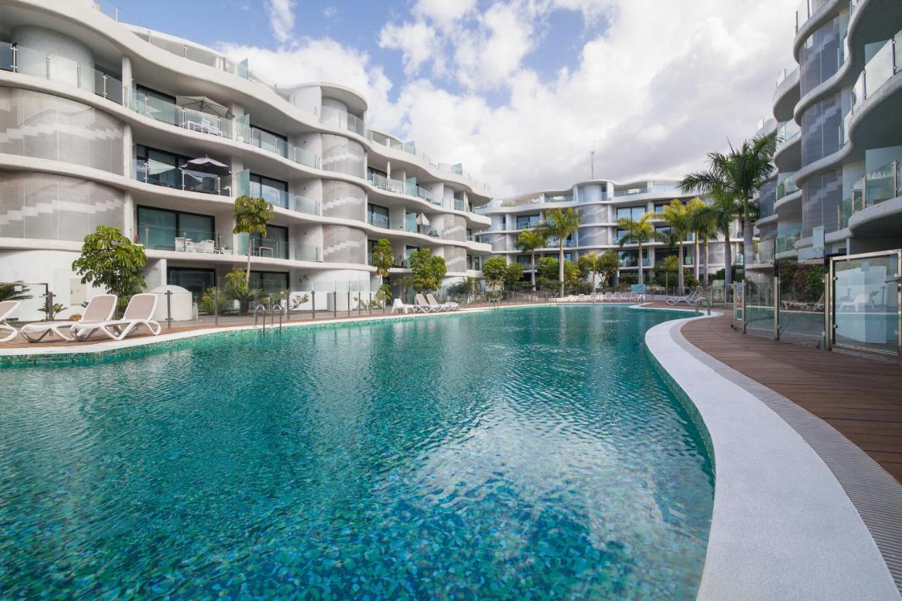 Luxury Avilla Olas - Swimming Pool 85m Long - Garage