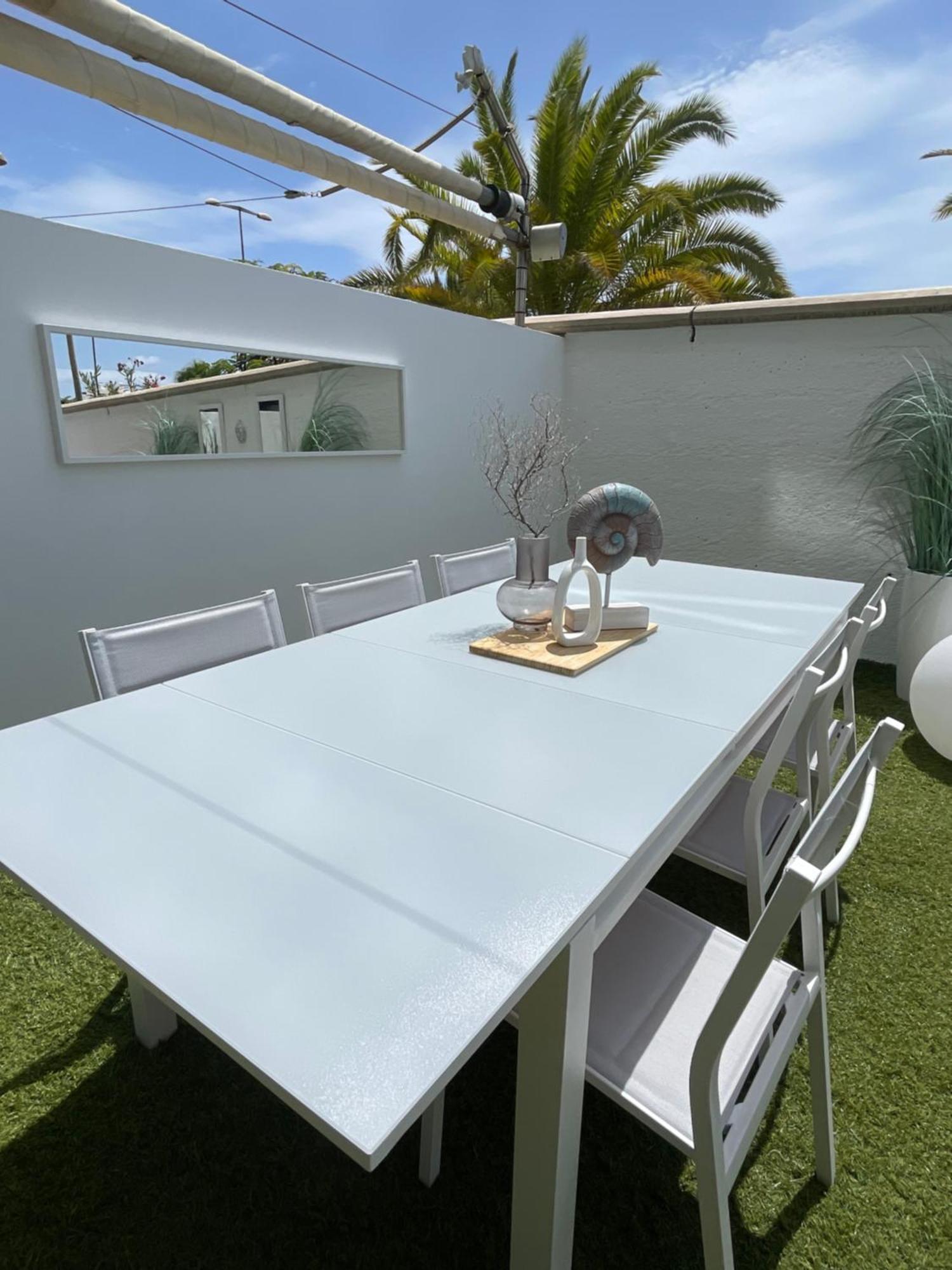 Luxury Avilla Olas - Swimming Pool 85m Long - Garage *