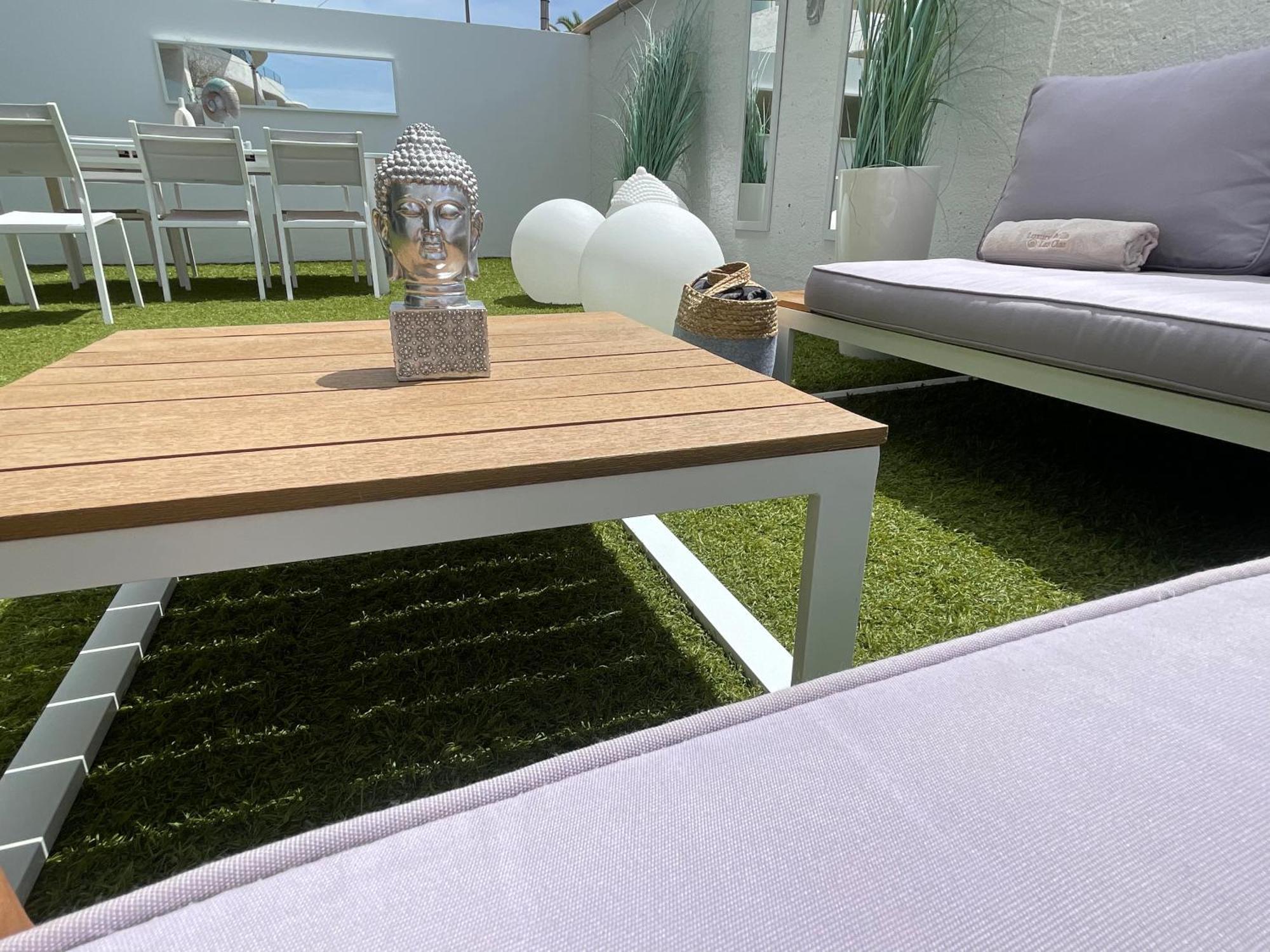 Luxury Avilla Olas - Swimming Pool 85m Long - Garage Apartment *